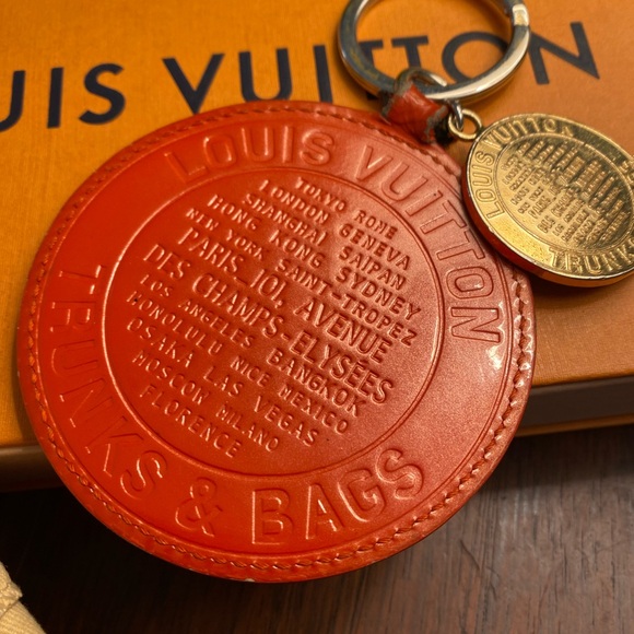 Louis Vuitton Orange Vernis Leather Trunks and Bags Keychain or Bag Charm - Picture 2 of 6